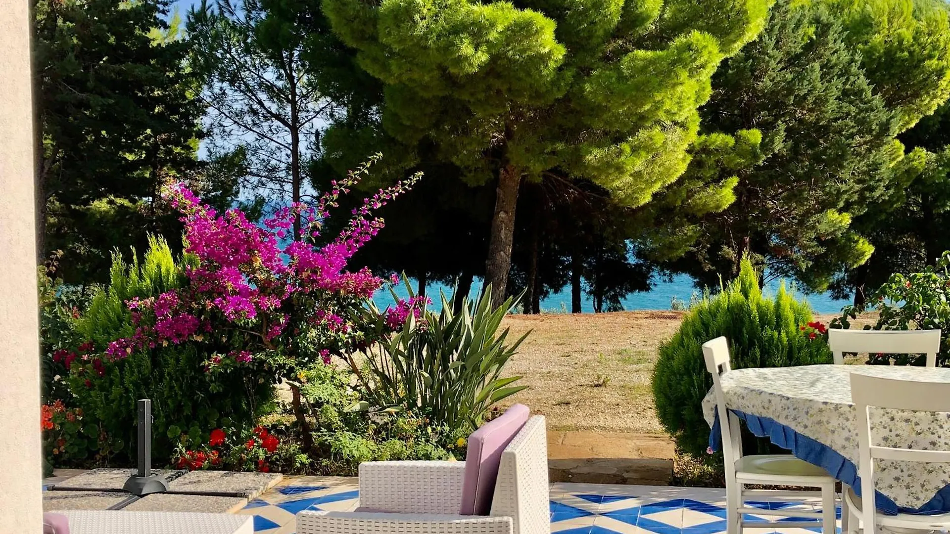 Apartment Villa I Giardini Di Limoni By Klabhouse Sciacca